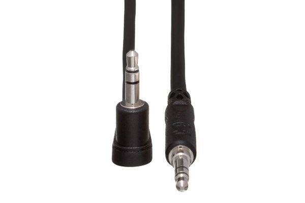 CMM-100R Stereo Interconnect connectors on white background